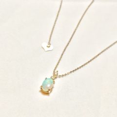 天然石の選び方／誕生石から選ぶ　オパール