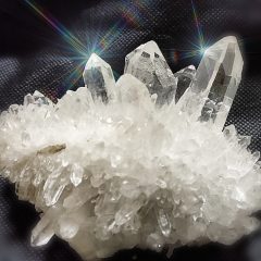 天然石の選び方／誕生石から選ぶ　水晶（クリスタル）